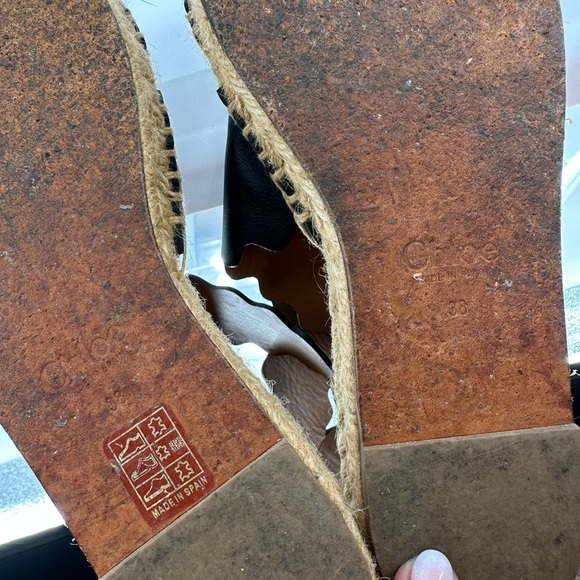 Chloe Lauren Scalloped Flat Espadrille Sandals - Picture 8 of 9